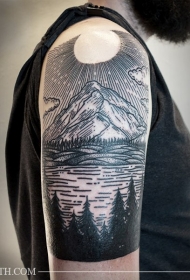 雕刻风格黑白肩部山与湖泊纹身图案