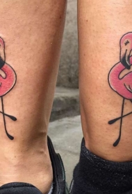 腿部彩色粉红色的火烈鸟纹身图案