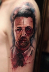肩部彩色恐怖风格的男子纹身图片