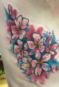 腰侧彩色天然花卉纹身图案