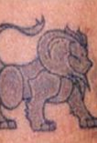 手臂灰色部落狮子纹身图片