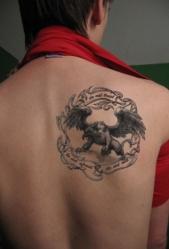 肩部黑色墨格里芬神兽纹身图片