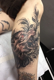 腿部雕刻风格彩色恶魔狼纹身图案
