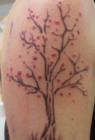 肩部彩色艺术树与红花纹身图片