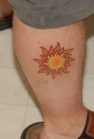 腿部彩色简约的太阳纹身图片