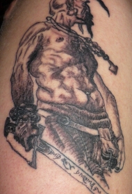 肩部棕色勇敢的哥萨克和雕刻纹身图案
