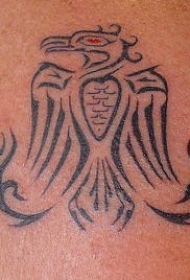肩部黑色部落凤凰符号纹身图案
