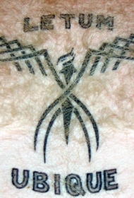 胸部黑色部落字母纹身图案