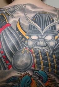 背部彩色日本武士刀纹身图案