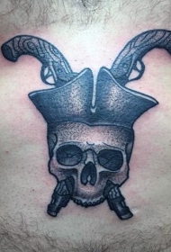 腹部海盗骷髅帽和交叉枪纹身图片