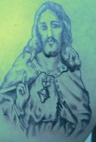 肩部旧天主教耶稣形象纹身图案