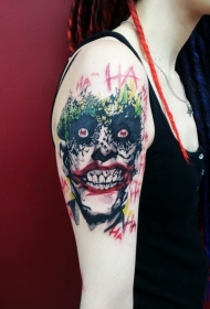 肩部彩色恐怖电影微笑小丑纹身图片