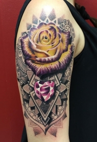 肩部彩色玫瑰与装饰纹身图案