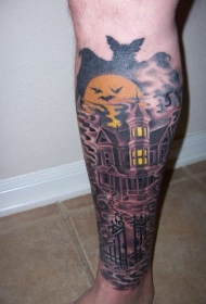 腿部彩色神秘的老房子与蝙蝠纹身
