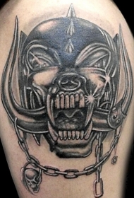 肩部黑色怪物骷髅纹身图案