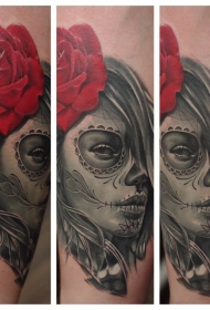 手臂现实主义风格彩色墨西哥女人肖像纹身