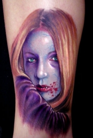 腿部彩色女吸血鬼肖像纹身图案