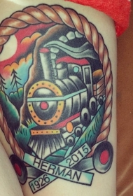 老派风格的彩色火车头与字母纹身