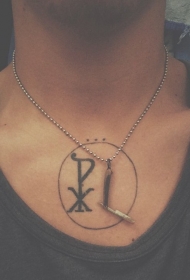 胸部Chi Rho特殊的宗教象符号纹身图案