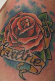 肩部彩色传统风格的玫瑰纹身图案