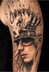 手臂印度女人戴头盔纹身图案