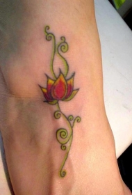 女性腿部彩色嫩莲花纹身图片