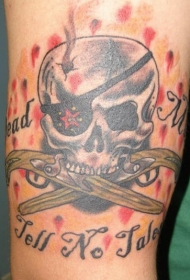 手臂彩色海盗骷髅纹身图案