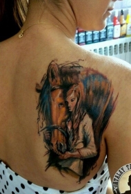 肩部彩色女人与马纹身图案