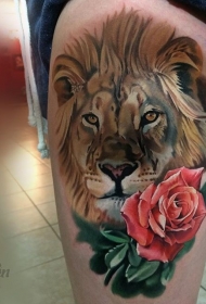 腿部现实主义风格的彩色狮子头纹身