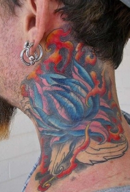 男性脖子水彩莲花纹身图案