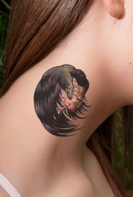 女性脖子彩色女魔头纹身图案