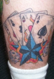 腿部彩色扑克牌和五角星纹身