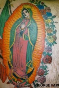 腿部彩色圣处女瓜达卢佩纹身图案