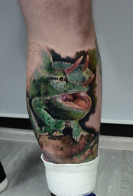 腿部写实风格彩色蜥蜴纹身图案