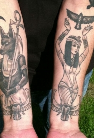 手臂黑灰埃及主题纹身图案