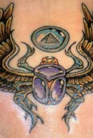 彩色神圣的甲虫标志纹身图案