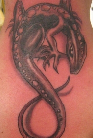 背部棕色蜥蜴无限符号纹身图案