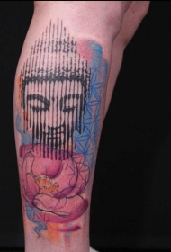 腿部彩色如来佛祖雕像与花纹身