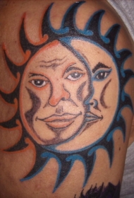 肩部彩色人性化的太阳和月亮纹身