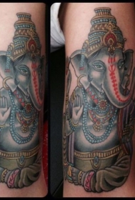 男性手臂彩色印度象神纹身图案