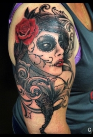 肩部墨西哥彩色女性肖像纹身图案