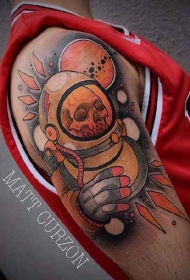 肩部彩色骷髅宇航员纹身图案