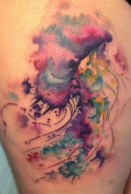 女性腿部水彩水母纹身图案