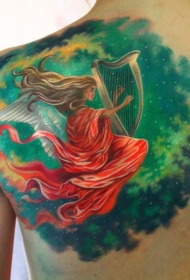 肩部大型彩色女人与竖琴纹身图案