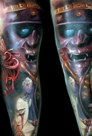 腿部彩色恶魔武士与女人肖像纹身图片