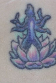 腹部彩色莲花与小人纹身图案