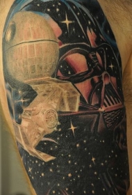 男性肩部彩色帝国战舰纹身图案