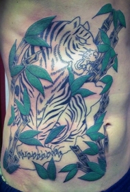 腰侧彩色丛林中老虎纹身图案