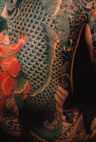 全甲彩色锦鲤日本纹身图案