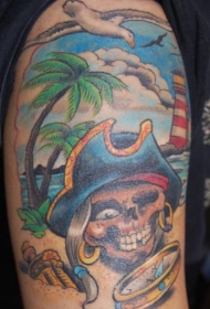 肩部彩色海盗主题的纹身图案